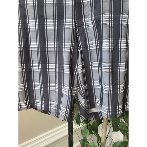 Roundtree & Yorke Men's Gray Plaid Polyester Pull On Stretch Swimwear Shorts M - Picture 4 of 12